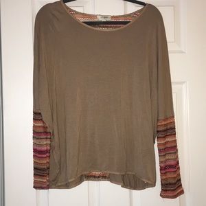 Umgee top with sleeve and back detailing